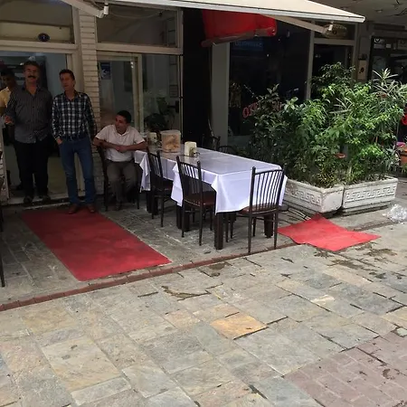 فندق Dinlen إزمير